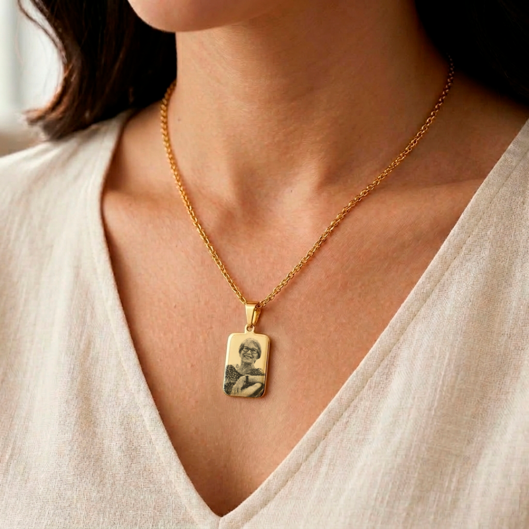 Colar Personalizado Retangular Médio Dourado - Imagem 4